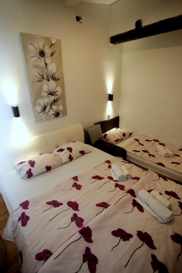 Apartments Rooms Fontane Trnje - Free Parking Ζάγκρεμπ Εξωτερικό φωτογραφία